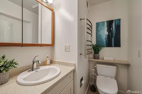 Bath - 16 Joost Ave, San Francisco, CA 94131 photo 2 of 3
