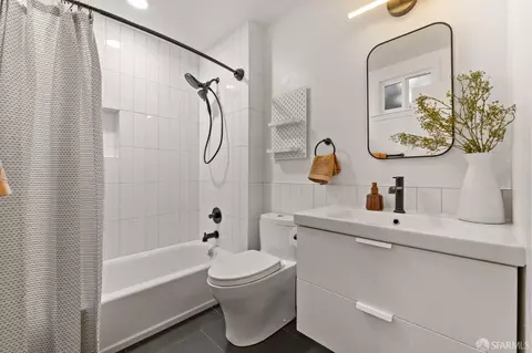 Bath - 2811 Bayview Dr, Alameda, CA 94501 photo 1 of 2