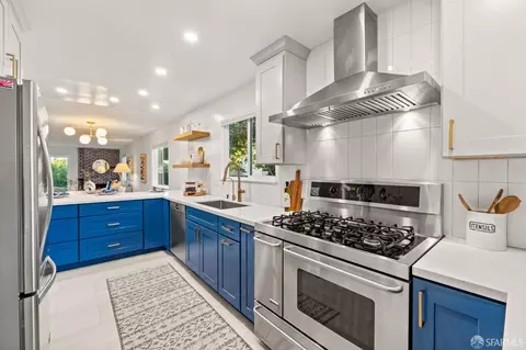 Kitchen - 2811 Bayview Dr, Alameda, CA 94501 photo 3 of 6