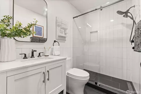 Bath - 2811 Bayview Dr, Alameda, CA 94501 photo 2 of 2