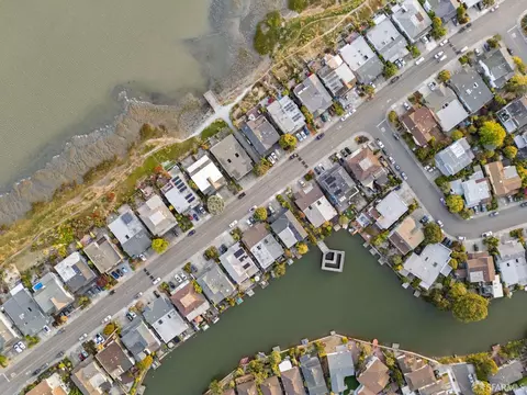 View/Area - 2811 Bayview Dr, Alameda, CA 94501 photo 6 of 9