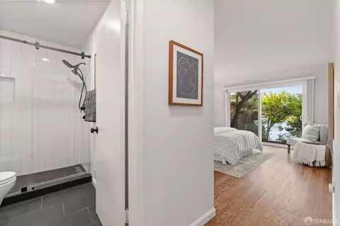 Entry Way - 2811 Bayview Dr, Alameda, CA 94501 photo 5 of 5