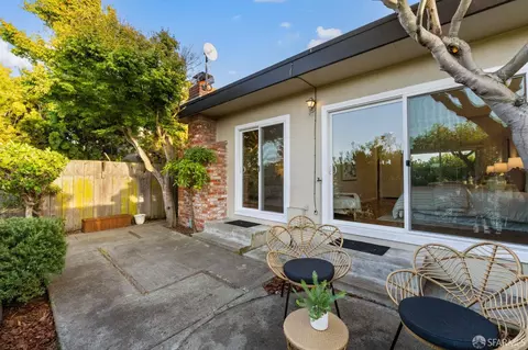 Exterior - 2811 Bayview Dr, Alameda, CA 94501 photo 5 of 9