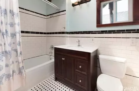 Bath - 1919 Oregon St, Berkeley, CA 94703 photo 1 of 3