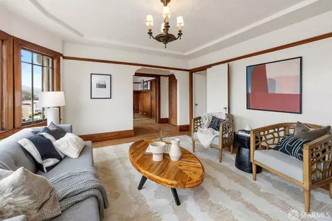 Living - 71 Ridgewood Ave, San Francisco, CA 94112 photo 3 of 4