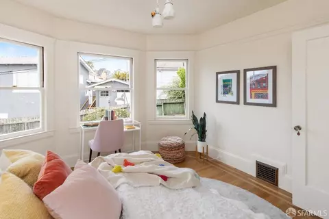 Bedroom - 71 Ridgewood Ave, San Francisco, CA 94112 photo 2 of 4