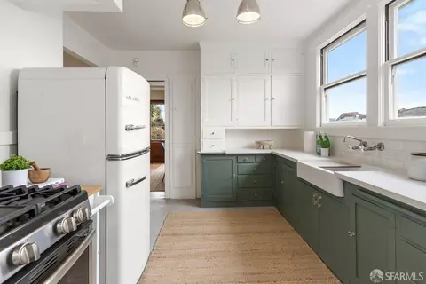 Kitchen - 71 Ridgewood Ave, San Francisco, CA 94112 photo 2 of 2