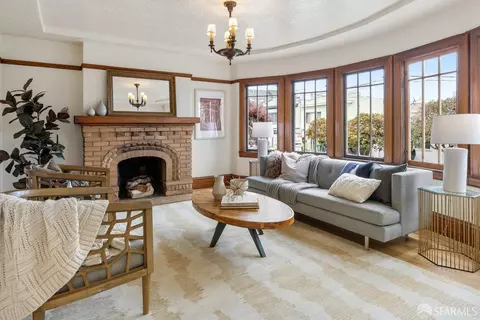 Living - 71 Ridgewood Ave, San Francisco, CA 94112 photo 1 of 4