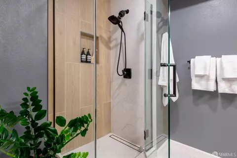 Bath - 1970 Sutter St #107, San Francisco, CA 94115 photo 4 of 5