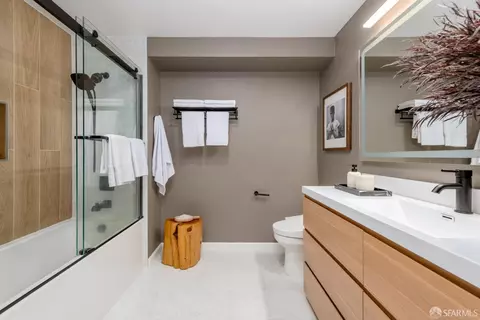 Bath - 1970 Sutter St #107, San Francisco, CA 94115 photo 1 of 5