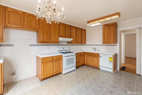 Kitchen - 1818 44th Ave, San Francisco, CA 94122 photo 2 of 3