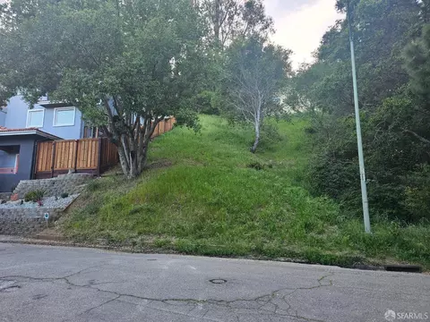 7003 Buckingham Blvd, Oakland, CA 94603