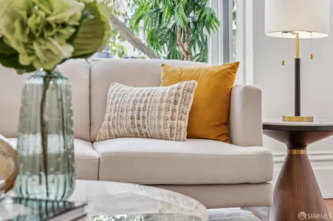 Living - 2538 Bryant St, San Francisco, CA 94110 photo 2 of 3