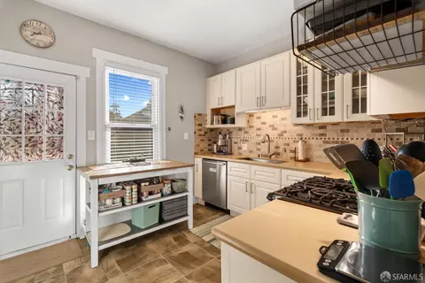 Kitchen - 2620 Encinal Ave, Alameda, CA 94501 photo 1 of 2