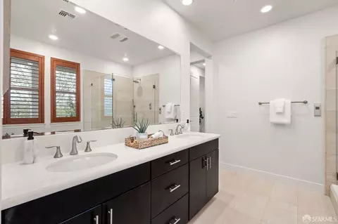 Bath - 1552 Clement Ave, Alameda, CA 94501 photo 2 of 3