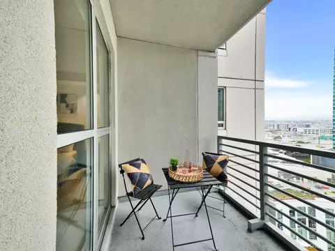 Exterior - 400 Beale St #2202, San Francisco, CA 94105 photo 1 of 4