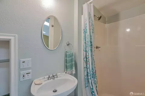 Bath - 2314 Edwards St, Berkeley, CA 94702 photo 3 of 3