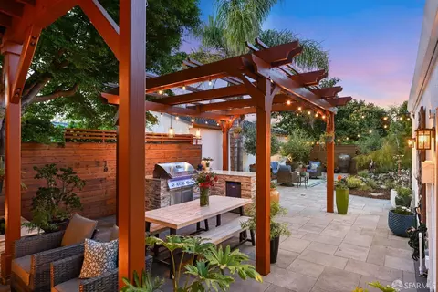 Exterior - 2445 Encinal Ave, Alameda, CA 94501 photo 9 of 17