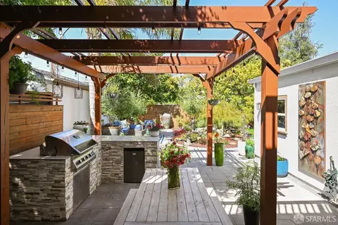 Exterior - 2445 Encinal Ave, Alameda, CA 94501 photo 4 of 17