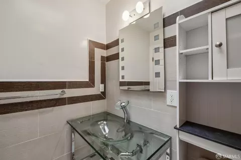 Bath - 2721 Harrison St, San Francisco, CA 94110 photo 3 of 5