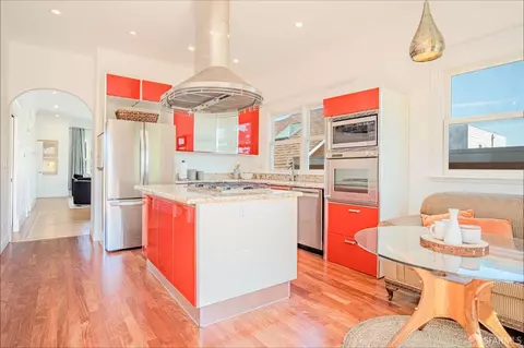 Kitchen - 39 Romain St, San Francisco, CA 94114 photo 2 of 4