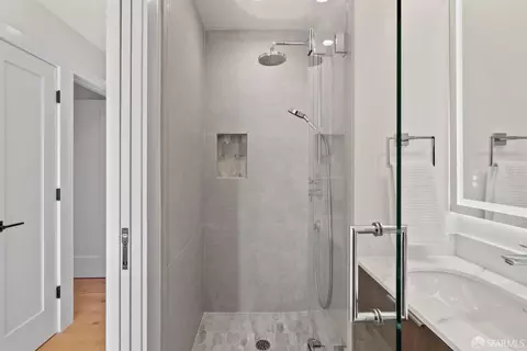 Bath - 63 Knollview Way, San Francisco, CA 94131 photo 2 of 6