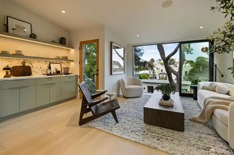 Living - 47 Worth St, San Francisco, CA 94114 photo 2 of 6