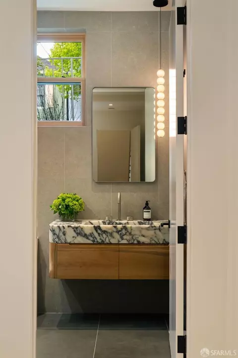 Bath - 47 Worth St, San Francisco, CA 94114 photo 8 of 12
