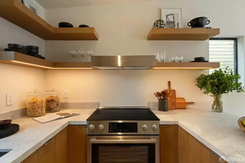 Kitchen - 47 Worth St, San Francisco, CA 94114 photo 7 of 8