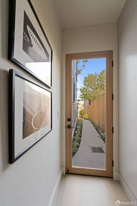 Entry Way - 47 Worth St, San Francisco, CA 94114 photo 5 of 7