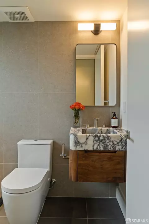 Bath - 47 Worth St, San Francisco, CA 94114 photo 11 of 12