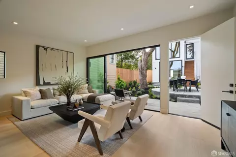 Living - 47 Worth St, San Francisco, CA 94114 photo 4 of 6