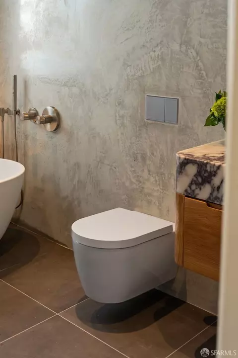 Bath - 47 Worth St, San Francisco, CA 94114 photo 4 of 12