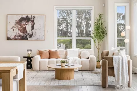 2 Summit Way, San Francisco, CA 94132