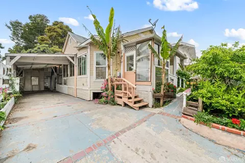 8921 Dowling St, Oakland, CA 94605