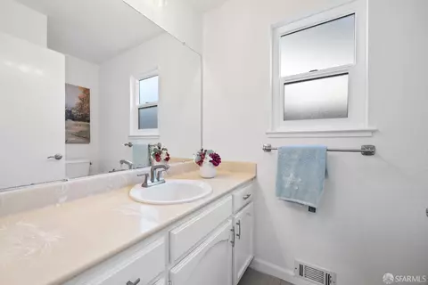 Bath - 1493 Gilbert Pl, Fremont, CA 94536 photo 4 of 4