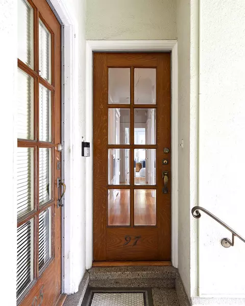 Entry Way - 97 28th St, San Francisco, CA 94110 photo 2 of 3