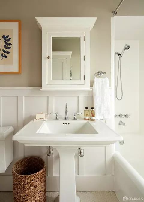 Bath - 97 28th St, San Francisco, CA 94110 photo 2 of 2