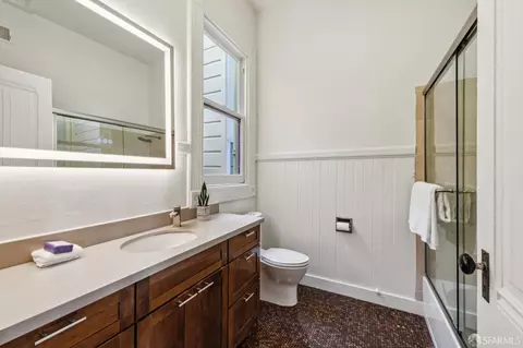 Bath - 338 Scott St, San Francisco, CA 94117 photo 1 of 2