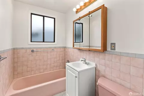 Bath - 283 Dellbrook Ave, San Francisco, CA 94131 photo 1 of 2
