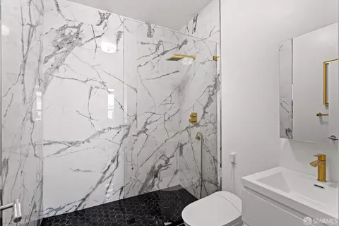 Bath - 426 3rd Ave, San Francisco, CA 94118 photo 2 of 3