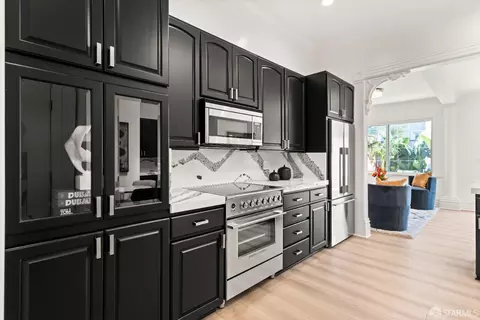 Kitchen - 426 3rd Ave, San Francisco, CA 94118 photo 2 of 4