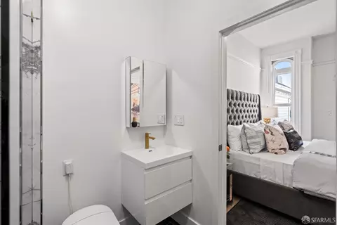 Bath - 426 3rd Ave, San Francisco, CA 94118 photo 1 of 3