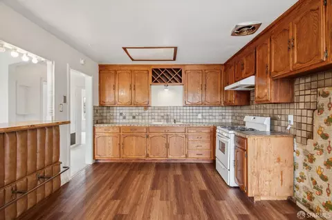 Kitchen - 209 Bridgeview Dr, San Francisco, CA 94124 photo 1 of 3