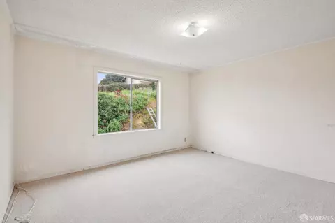 Bedroom - 209 Bridgeview Dr, San Francisco, CA 94124 photo 4 of 6