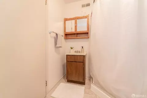 262 Topeka Ave, San Francisco, CA 94124 photo 2