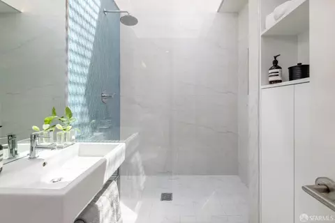 Bath - 687 28th St, San Francisco, CA 94131 photo 2 of 3