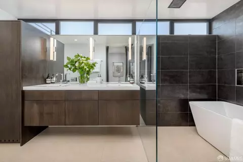 Bath - 687 28th St, San Francisco, CA 94131 photo 1 of 3