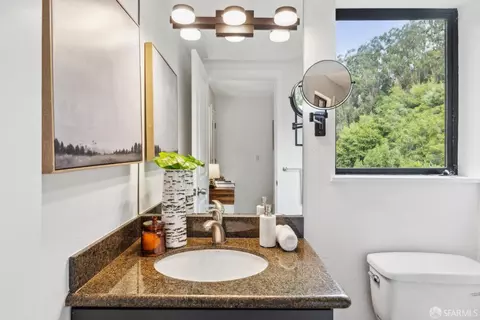 Bath - 1395 Alvarado Rd, Berkeley, CA 94705 photo 9 of 12