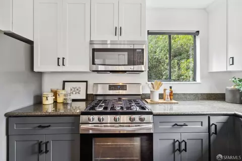 Kitchen - 1395 Alvarado Rd, Berkeley, CA 94705 photo 3 of 8